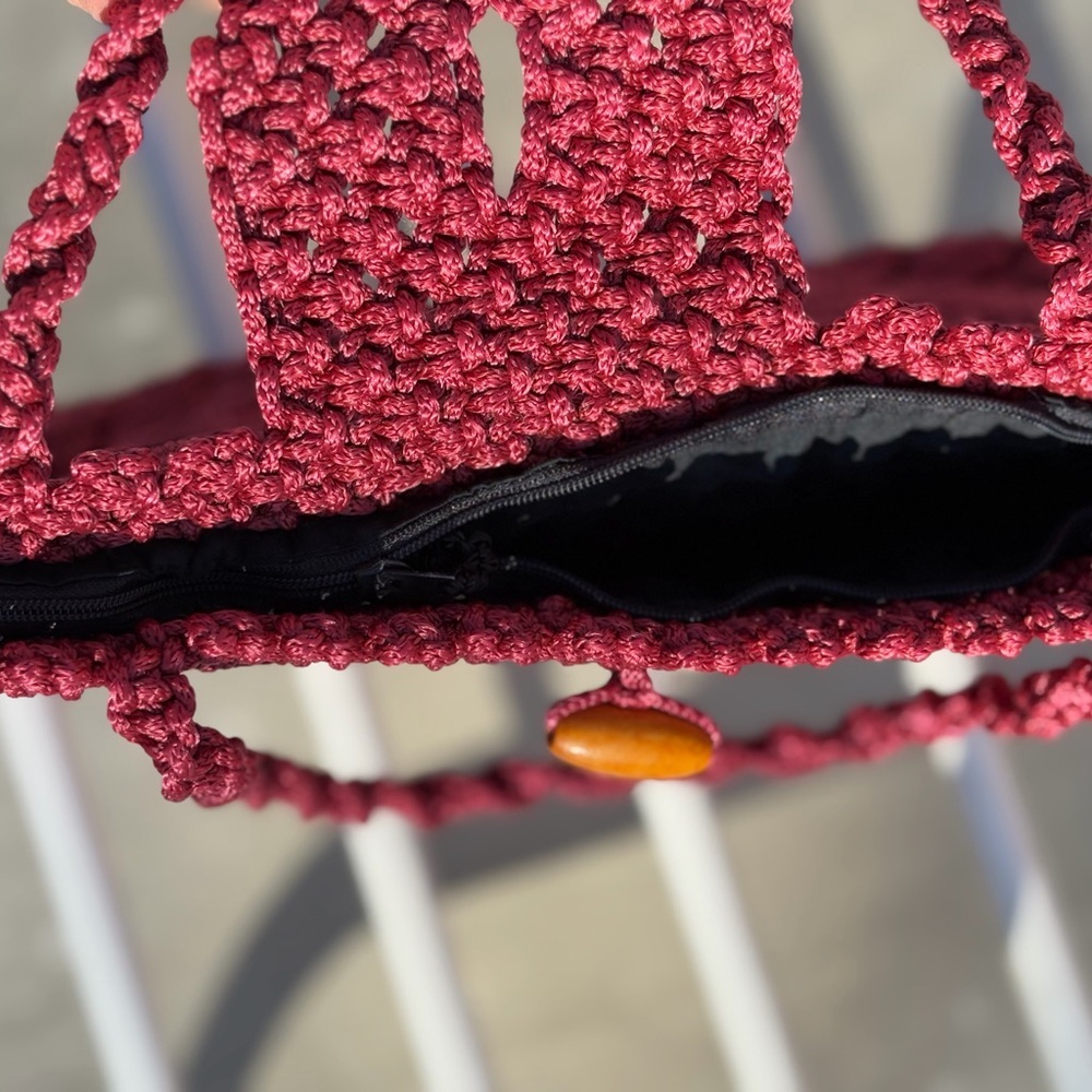Chic Burgundy Handwoven Shoulder Bag - Picture 5 of 6